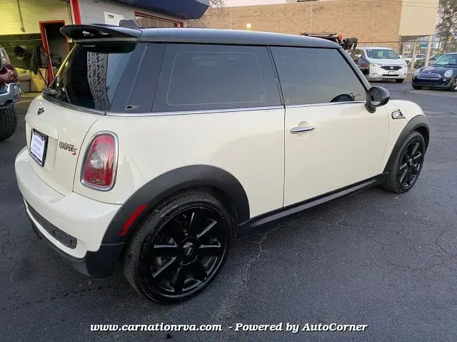 2010 MINI Cooper S photo 5