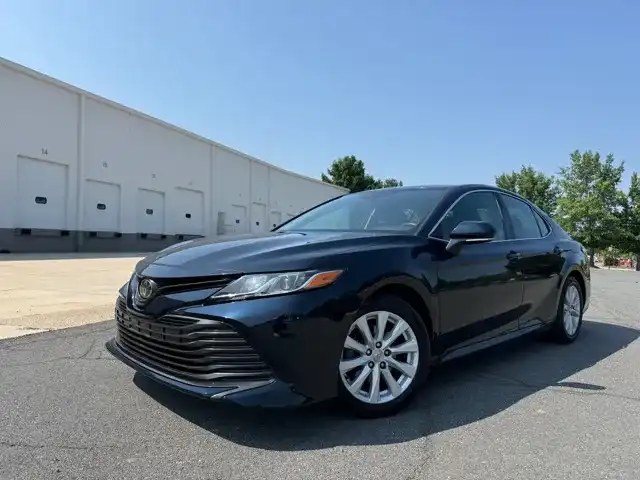 2020 Toyota Camry 2.5 Auto LE's photo