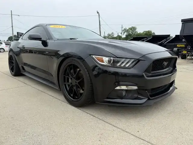 2017 Ford Mustang GT Coupe Premium's photo