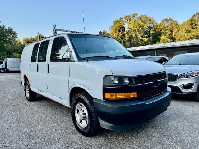 2021 Chevrolet Express 2500 Work Van HD photo 3