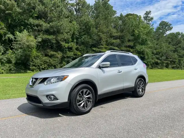 2016 Nissan Rogue SL FWD's photo