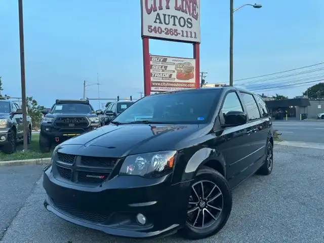 2016 Dodge Grand Caravan R/T's photo