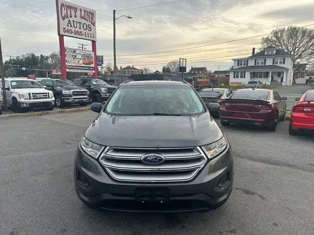 2017 Ford Edge SE photo 3