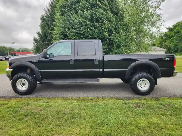 2003 Ford F-250 XLT 4x4 Crew Cab SWB's photo