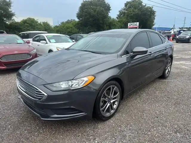 2017 Ford Fusion SE FWD's photo