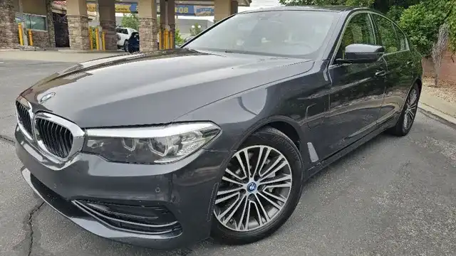 2019 BMW 5 Series 530e xDrive iPerformance Sedan's photo