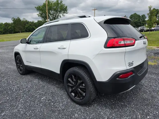 2017 Jeep Cherokee Limited 4X4 photo 4