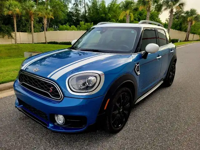 2019 MINI Countryman Cooper S Signature's photo