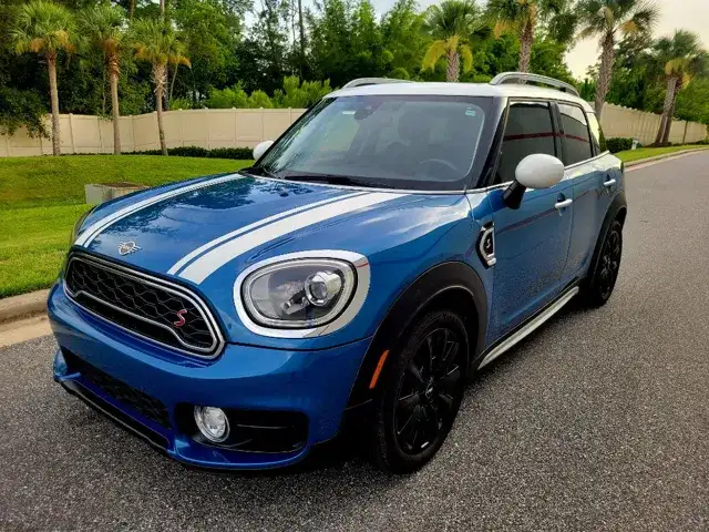 2019 MINI Countryman Cooper S Signature's photo