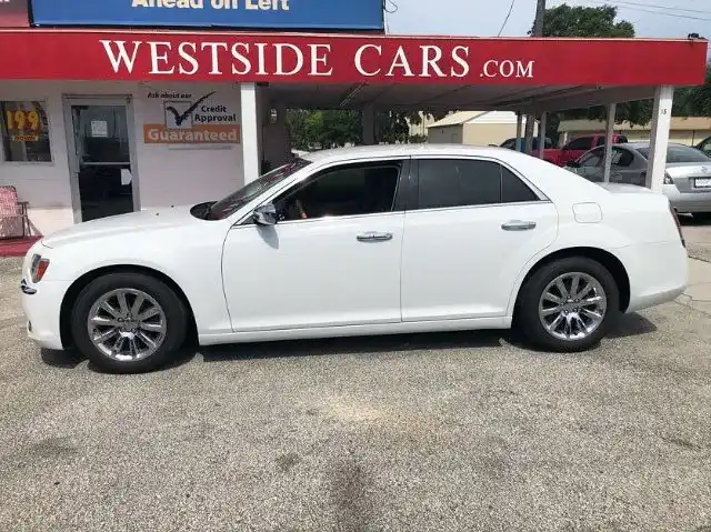 2013 Chrysler 300 C HEMI's photo