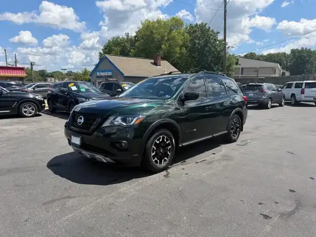 2020 Nissan Pathfinder SL 4WD's photo