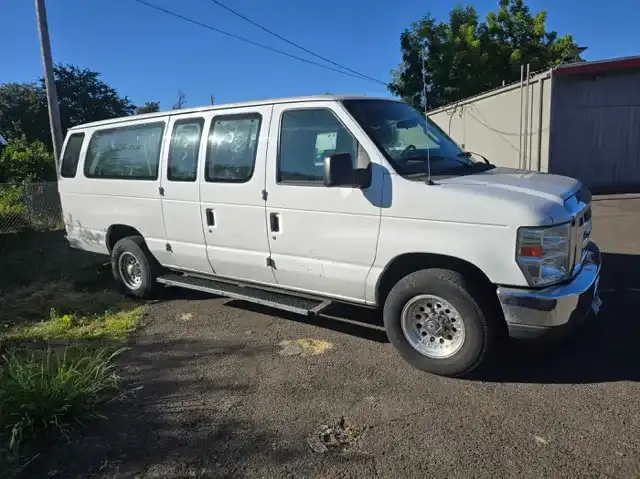 2012 Ford E-Series E-350 XL Super Duty Extended's photo