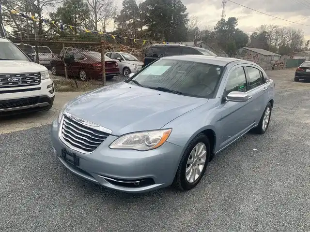 2013 Chrysler 200 Limited's photo