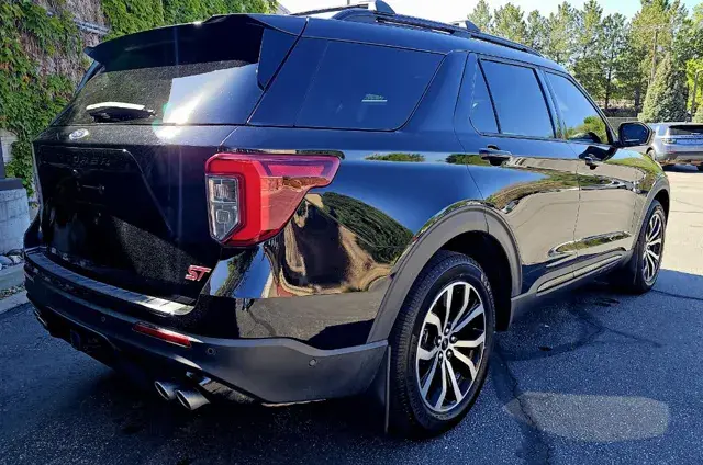 2020 Ford Explorer ST 4WD photo 5