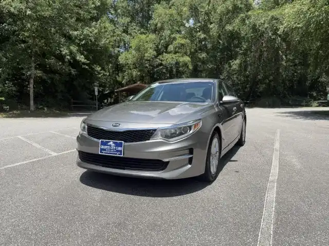 2017 Kia Optima LX AT's photo