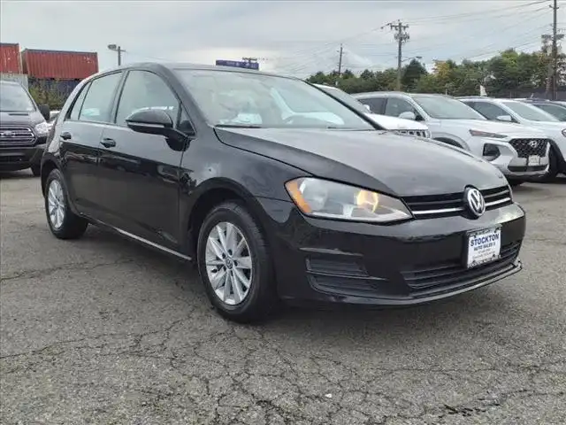 2017 Volkswagen Golf TSI S 4-Door Auto's photo