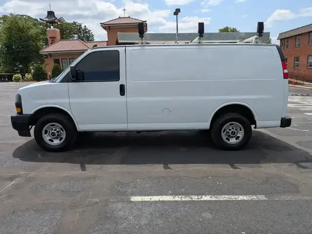 2023 GMC Savana 2500's photo