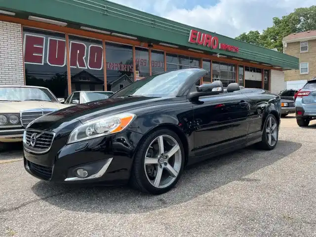 2013 Volvo C70 T5's photo