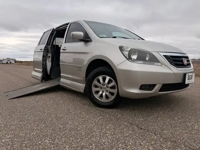 2008 Honda Odyssey EX's photo