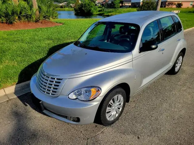2009 Chrysler PT Cruiser Base's photo