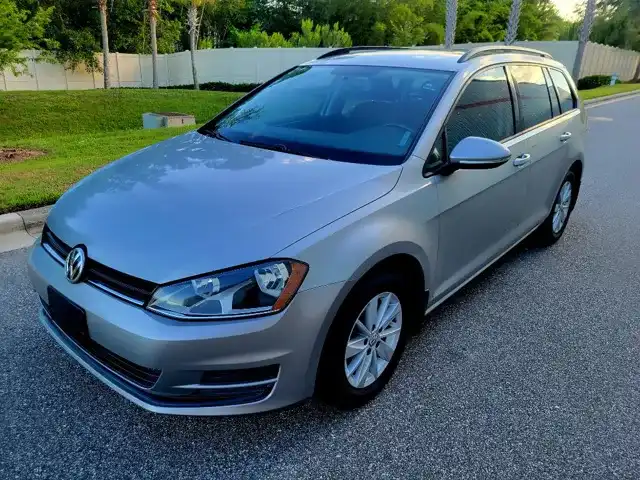 2016 Volkswagen Golf SportWagen TSI S Auto's photo