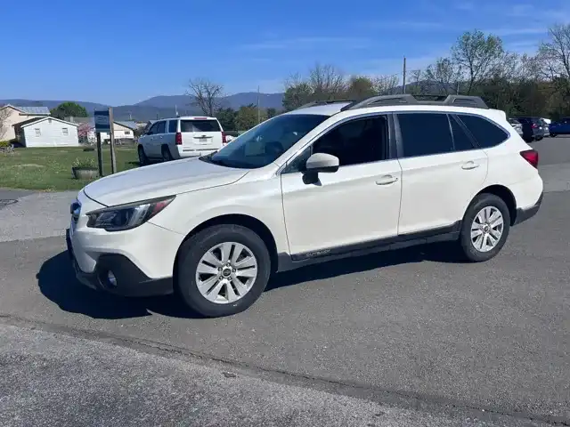 2018 Subaru Outback 2.5i Premium's photo