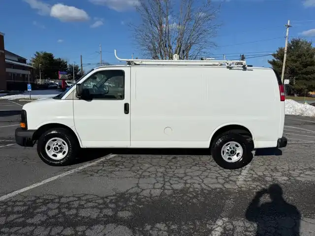 2013 GMC Savana 2500 Cargo Van's photo