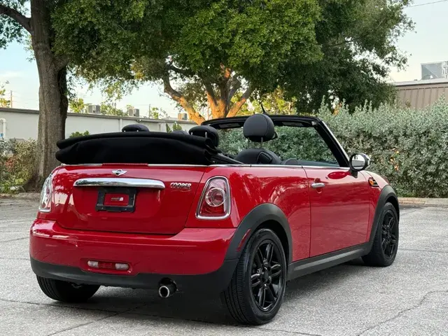 2013 MINI Cooper Base photo 3