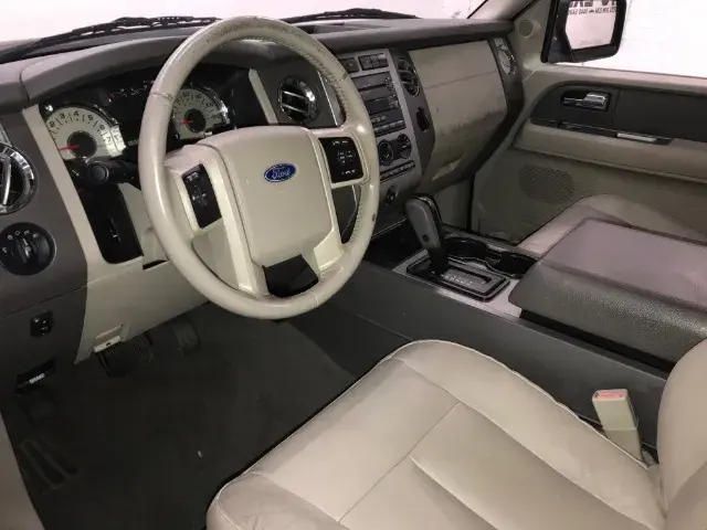 2009 Ford Expedition XLT photo 5