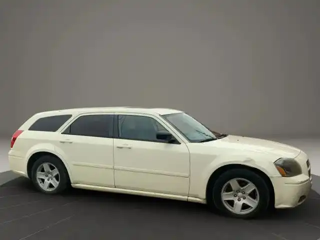 2005 Dodge Magnum SXT's photo