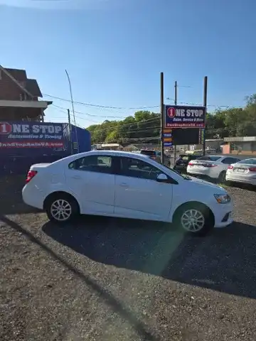 2019 Chevrolet Sonic Sedan LT Automatic's photo