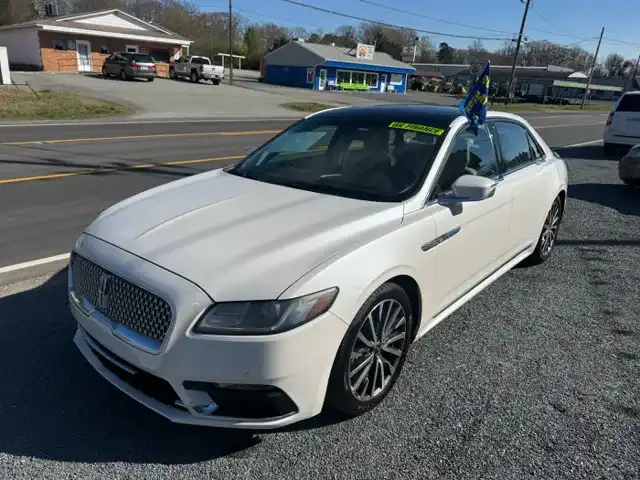 2017 Lincoln Continental Select AWD's photo