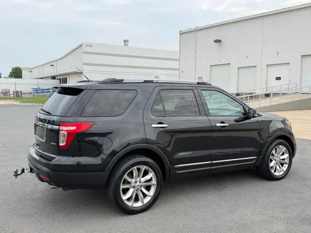 2014 Ford Explorer XLT 4x4 photo 4
