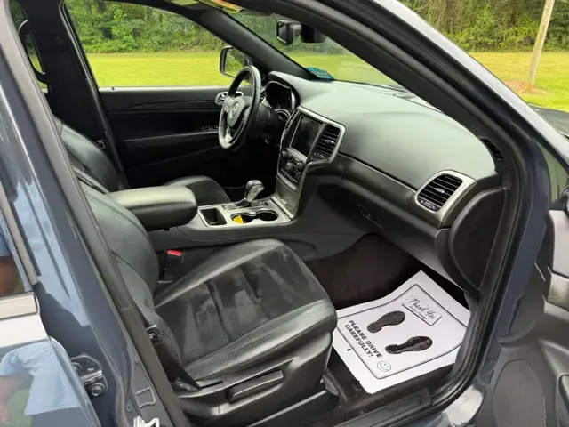 2018 Jeep Grand Cherokee Altitude photo 5