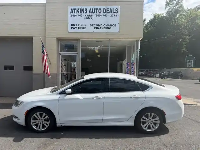 2015 Chrysler 200 Limited's photo