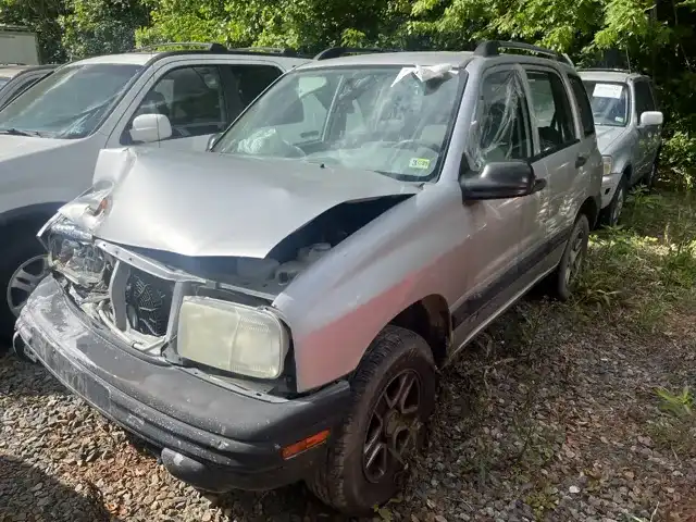 2004 Chevrolet Tracker 4wd 4-Door Hardtop's photo