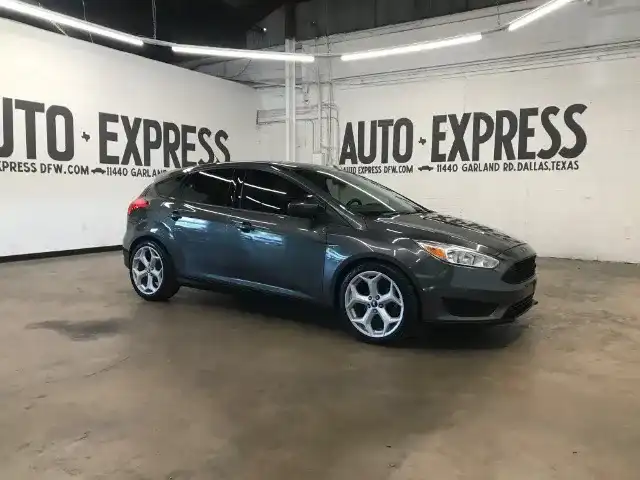 2018 Ford Focus Hatch SE's photo