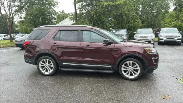 2018 Ford Explorer XLT 4WD photo 4