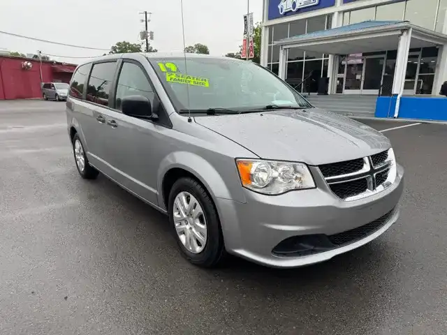 2019 Dodge Grand Caravan SE's photo