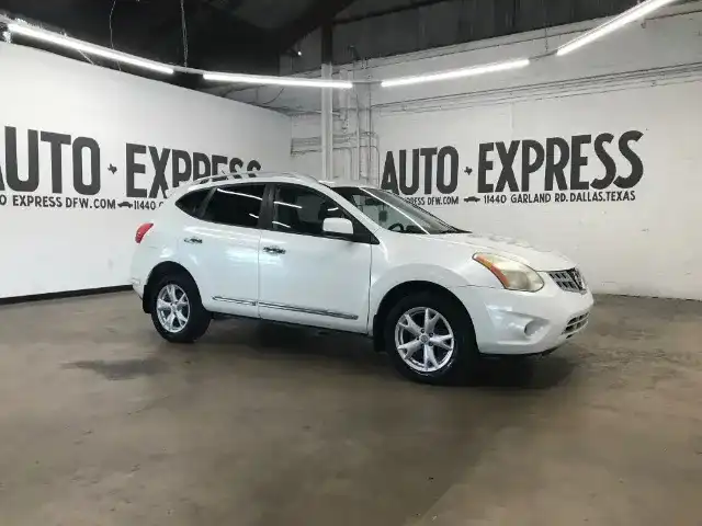 2011 Nissan Rogue's photo