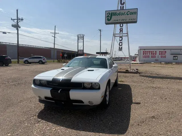 2012 Dodge Challenger SXT photo 3