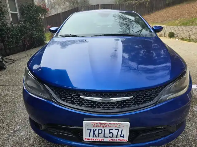 2015 Chrysler 200 S's photo