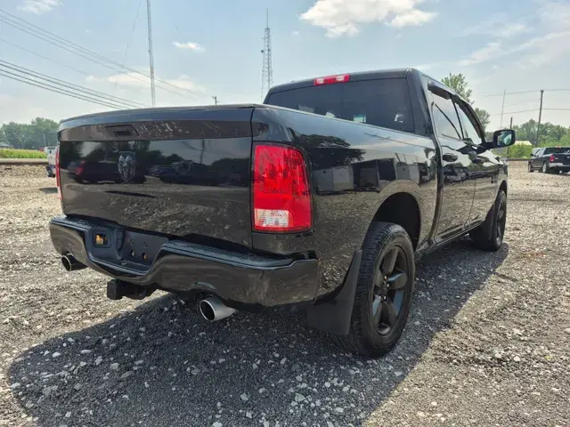 2018 RAM 1500 Express Crew Cab 4x4 5'7 photo 5