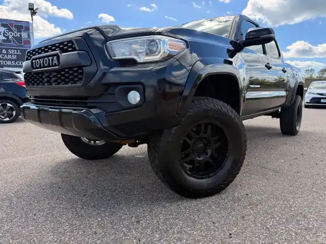2016 Toyota Tacoma 4WD Double Cab V6 SR5 6AT's photo