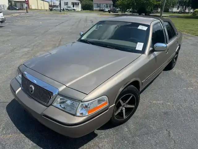2004 Mercury Grand Marquis GS's photo