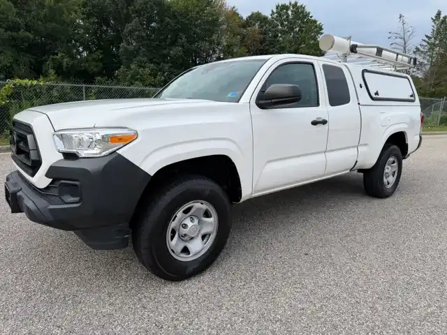 2023 Toyota Tacoma SR Access Cab 2WD 4-Cyl Auto Std Bed's photo