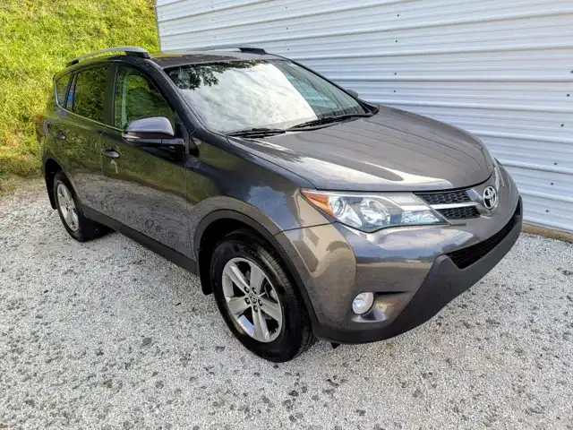 2015 Toyota RAV4 XLE's photo
