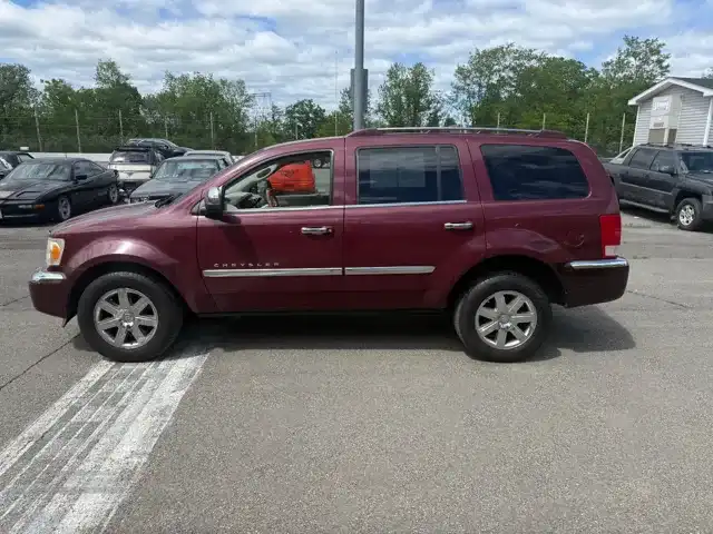 2009 Chrysler Aspen Limited 4x2's photo