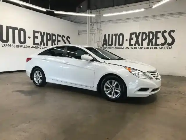2012 Hyundai Sonata I4 GLS A T's photo