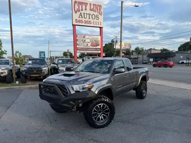 2020 Toyota Tacoma TRD Sport Access Cab 4WD V6 M/T Std Bed's photo